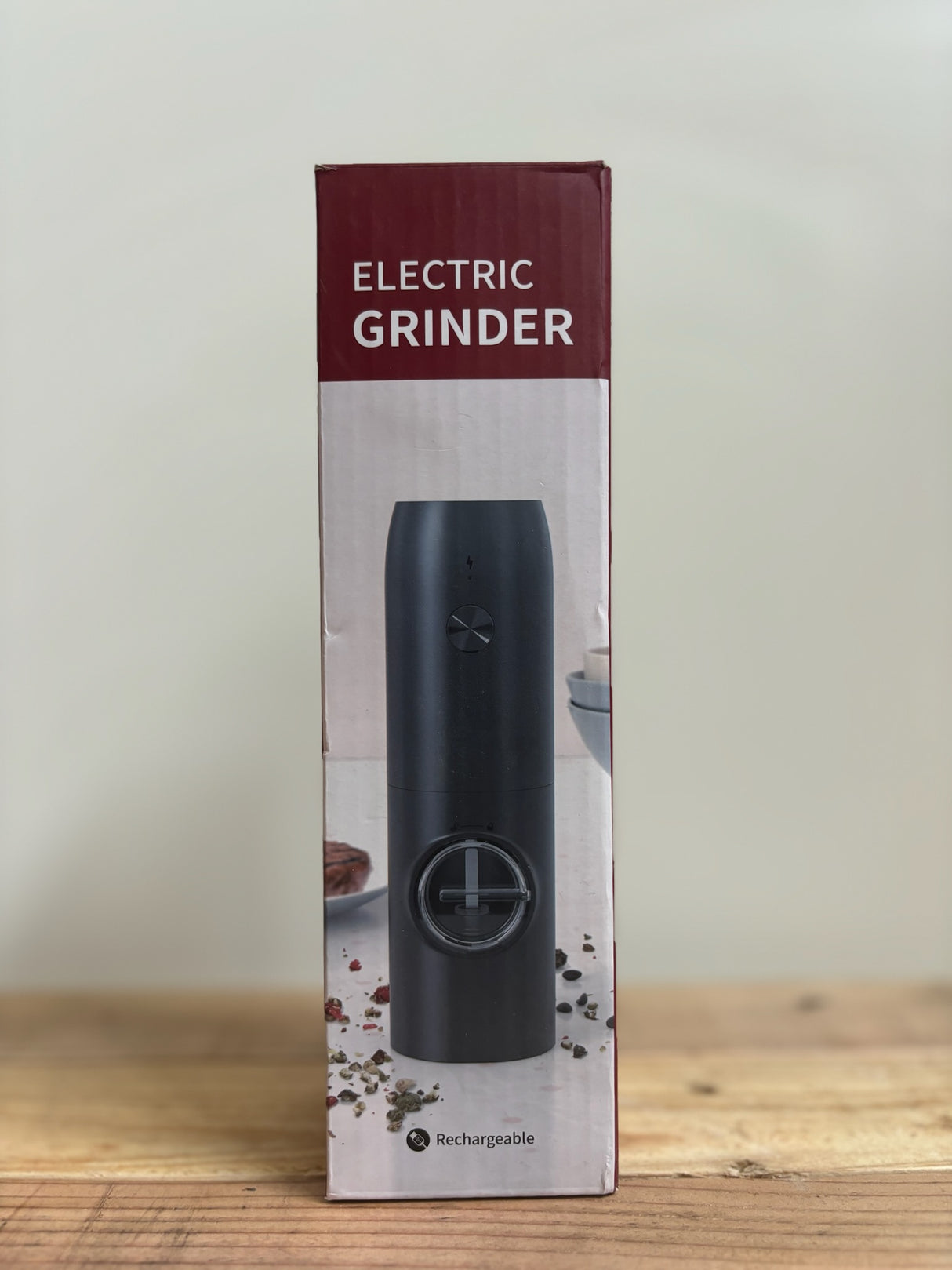 Oplaadbare zoutmolen met ergonomisch ontwerp, maalt grof Himalayazout eenvoudig tot de gewenste structuur – ideaal voor koken en serveren met één druk op de knop.