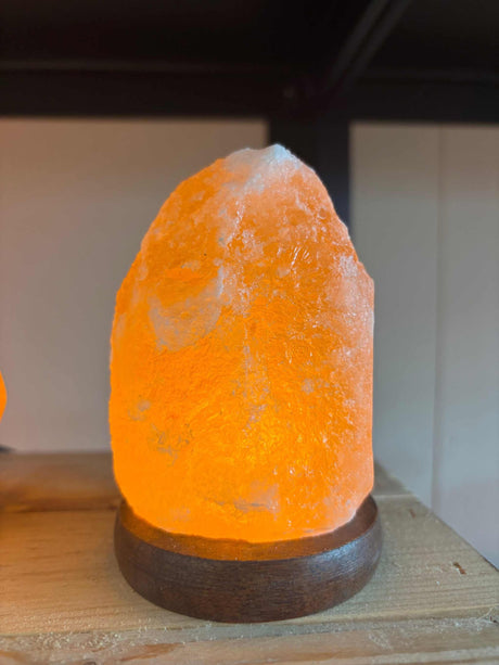 Compact USB zoutlampen van Himalaya zoutsteen voor rustgevende nachtlampjes en sfeerverlichting