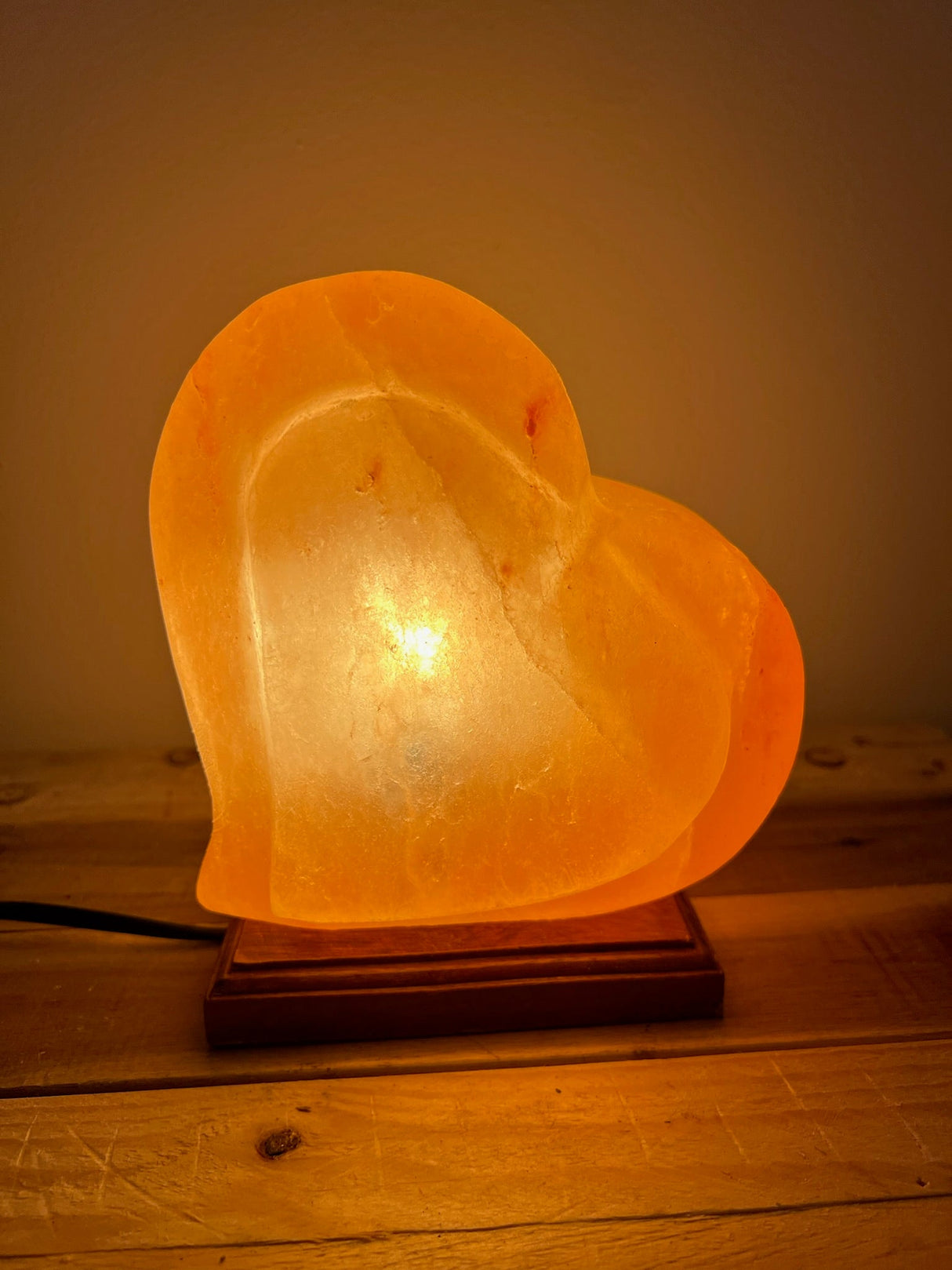 Himalaya zoutlamp Hart aan, warme gloed, 3.5 kg