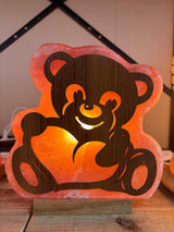 Handgemaakte Himalaya zoutlamp in 3D beer vorm met warme gloed en houten voet
